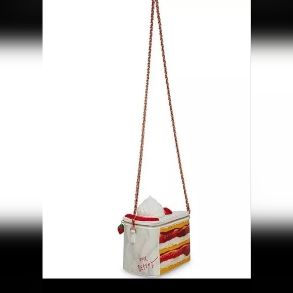 Betsey Johnson Strawberry Shortcake Crossbody Purse NWT! - Picture 4 of 10